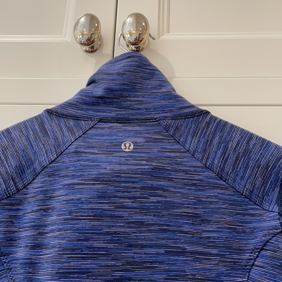 Beautiful Lululemon Blues Zippered Jacket—EUC—6 - Picture 8 of 9